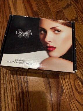 Luminess Premium Cosmetic Airbrush System - Black & White with Red Accent